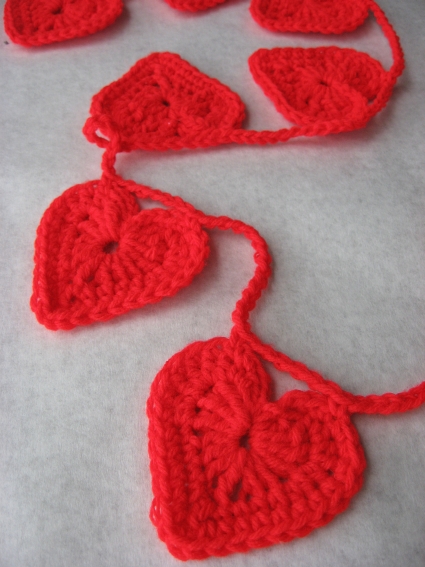 crochet-heart-garland-21