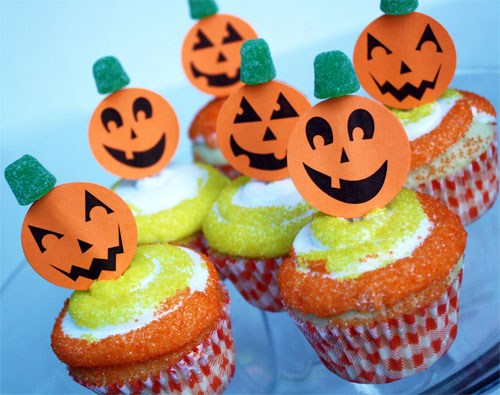 Free Printable Jack-o-Lantern Cupcake Picks (party treats) by Cindy Hopper on Alphamom.com 