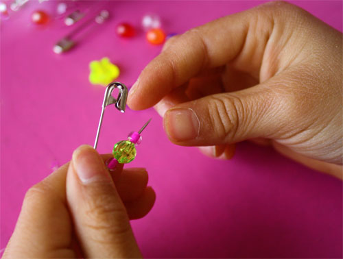 beading safety pins 