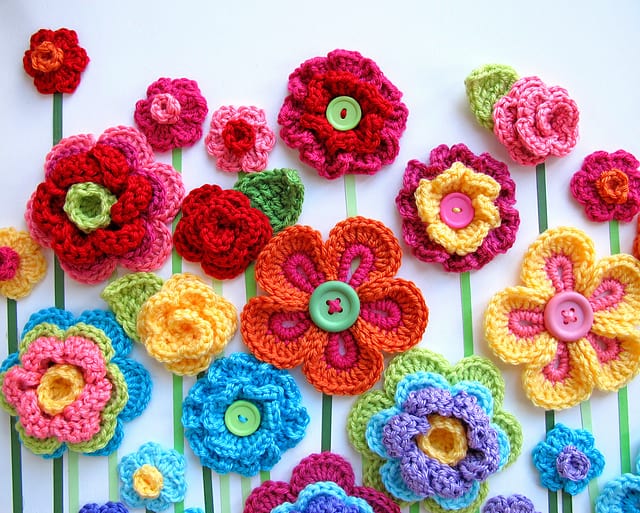 Tiny Little Crochet Flower Hair Clip - Daisy Cottage Designs