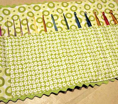 crochet-hook-holder-for-catherine.jpg