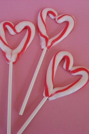 candy-cane-heart.jpg