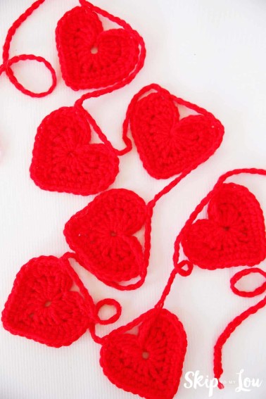 easy crochet heart garland