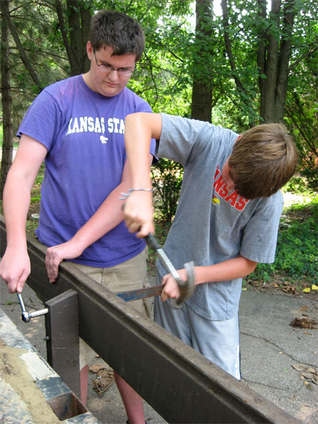 boysbuildingfloat