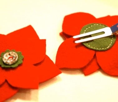 feltflowerhairclip.jpg