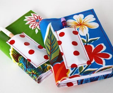 oil-cloth-notebook-covers-favors.jpg