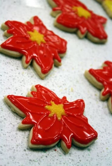 poinsettia-cookie.jpg