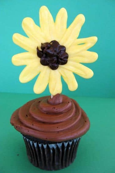 sunflower-cupcake-3.jpg