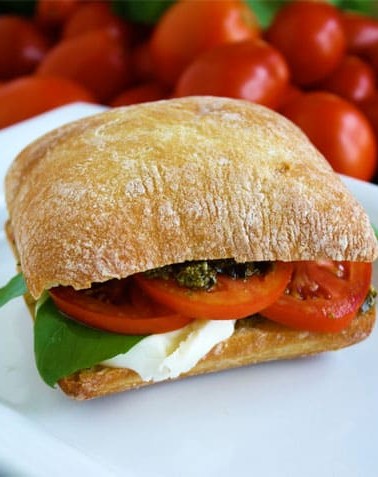 tomato-mozzarella-pesto-sandwich.jpg