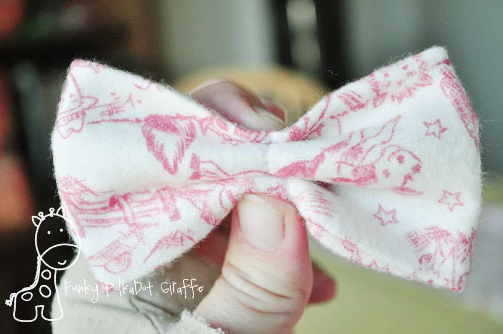 pinch fabric to make bow