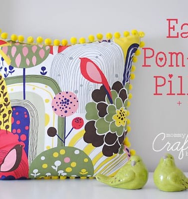 Easy-Pom-Pom-Pillow-Tutorial.jpg