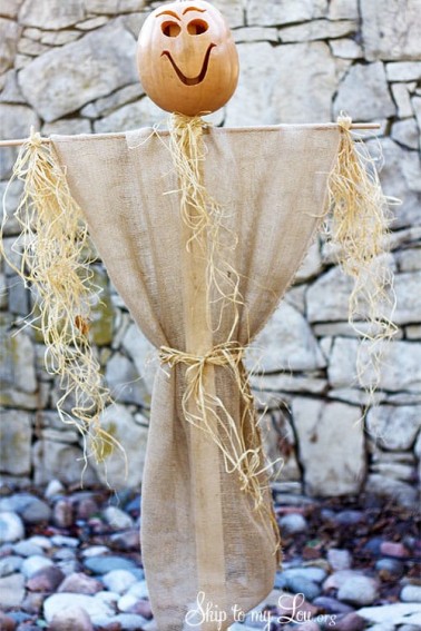 how-to-build-a-scarecrow.jpg