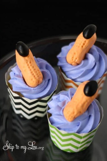 witch-finger-cupcakes.jpg