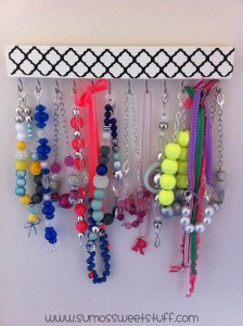 Sumo's Sweet Stuff - Wooden Necklace Display