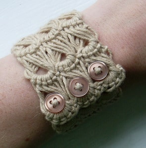 broomstick-lace-bracelet