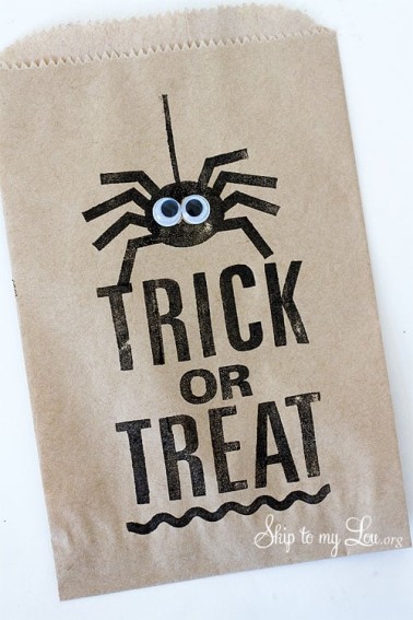Trick-or-Treat-Spider-favor-bag.jpg