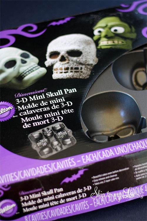 Wilton 3-D Mini Skull Pan
