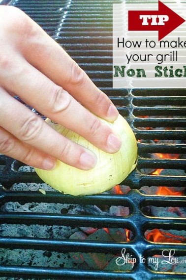 grilling-tip-onion-apply-to-grill