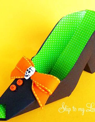 DIY-paper-witch-shoe.jpg
