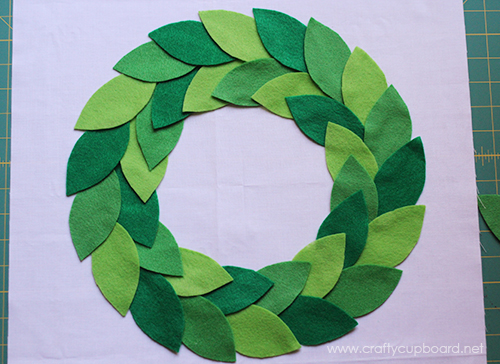 Holly Wreath Layout