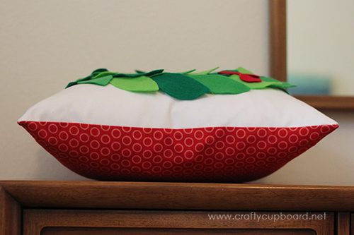 Holly Wreath Pillow Side