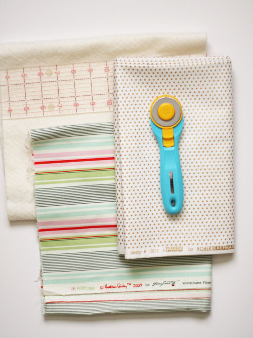 Skiptomyloupinitsnowmantablerunner-supplies-2