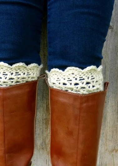 lacy scalloped boot cuff