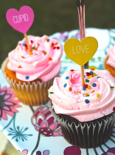 cupcake with paper heart topper