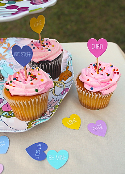printable hearts used as table confetti