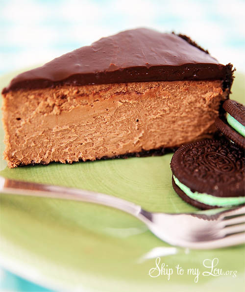 Chocolate cheesecake with mint oreo crust