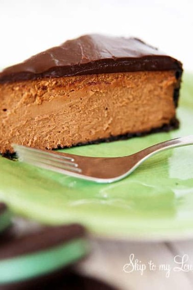 easy-chocolate-cheesecake-with-chocolate-mint-crust.jpg
