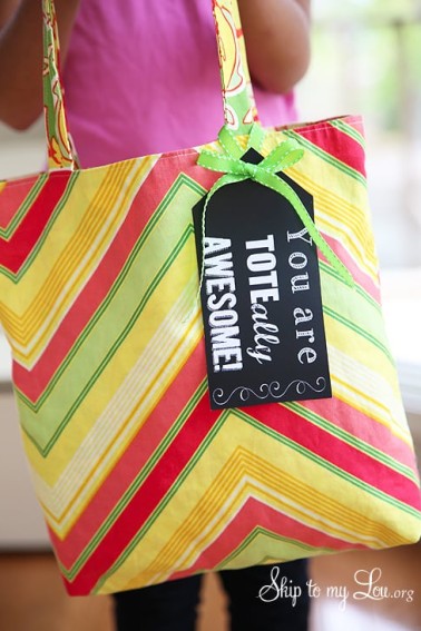 Tote-ally-awesome-teacher-gift-idea.jpg