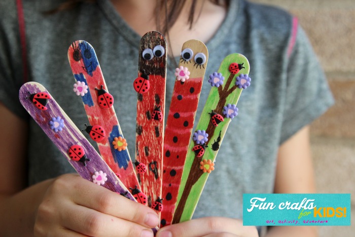 These simple popsicle stick bookmarks are a great activity for kids and make fun gifts too!