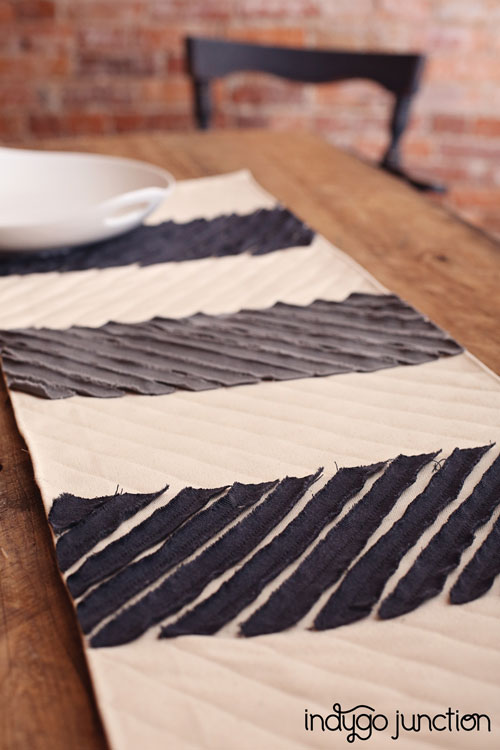SNS-Table-Runner