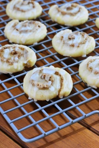 Cinnamon-Roll-Cookies-1.jpg