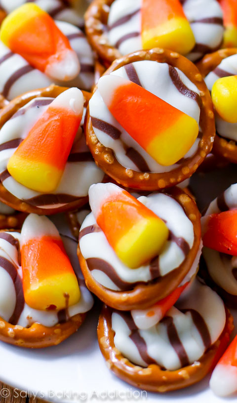 Easy-Candy-Corn-Hugs