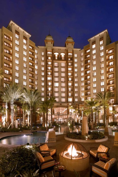 Wyndham-Grand-Orlando-Resort-Bonnet-Creek_Orlando-FL_Firepit-night.jpg