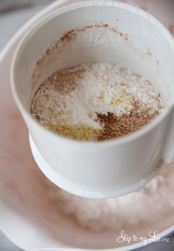 French Macarons sifting