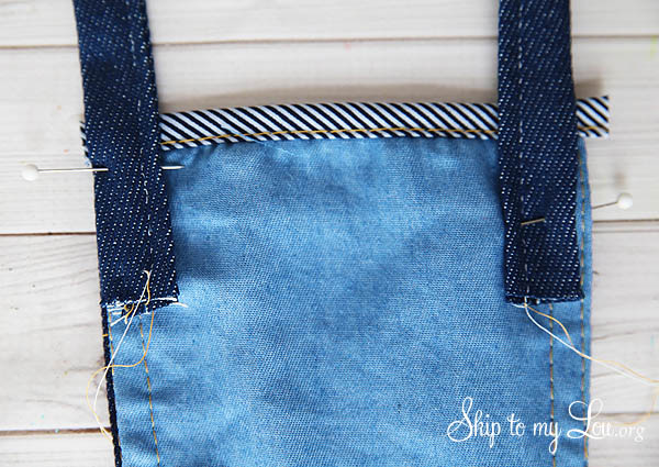denim pouch stap detail