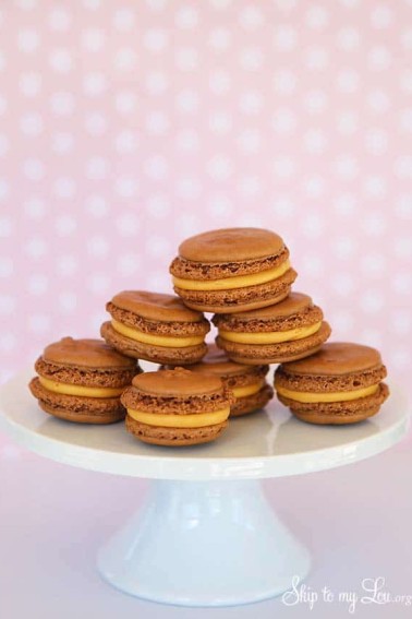 Chocolate-De-Leche-French-Macarons.jpg