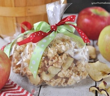 caramel-apple-popcorn-1-e1428362747611.jpg
