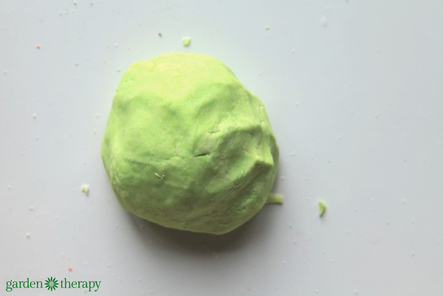 making aromatherapy play dough