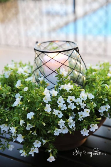 easy-floral-outdoor-centerpiece.jpg