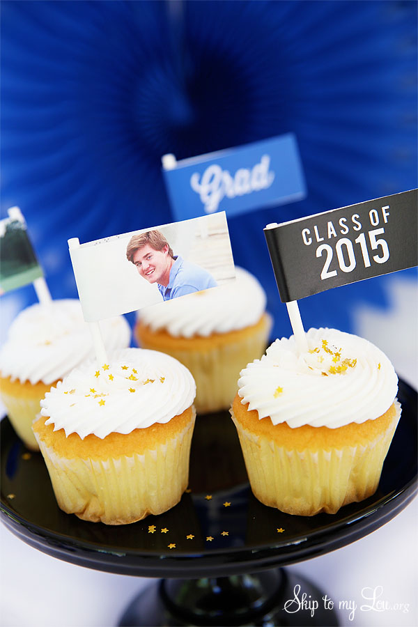 graduation cupcakes