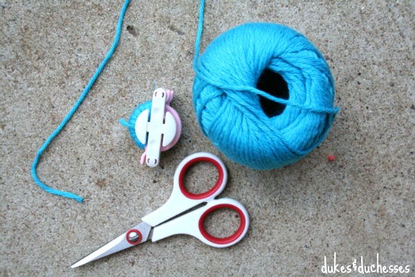 making pom poms