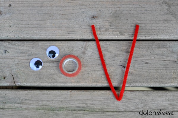paper plate crab eye supplies
