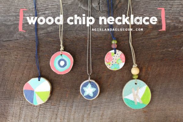 wood-chip-necklace-resized-kids-crafts.jpg