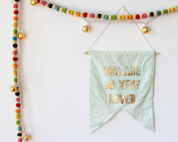 handmade Christmas- DIY flag banner gift idea (easy to customize, even easier to put together!)