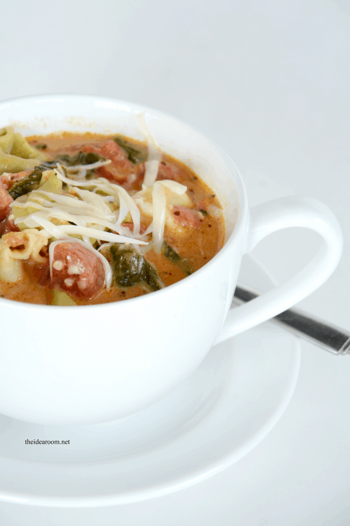 Tomato-Basil-Tortellini-Soup-2-683x1024