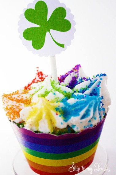 Shamrock-Cupcake-toppers-and-rainblow-wrappers.jpg